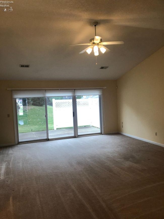 4410 Woodridge Dr, House other with 2 bedrooms, 2 bathrooms and 2 parking in Sandusky OH | Image 5