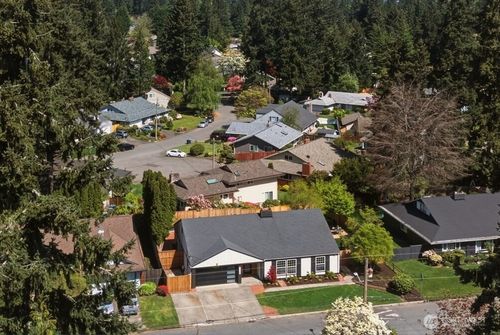 16432 Ne 18th St, Bellevue, WA, 98008-2933 | Card Image