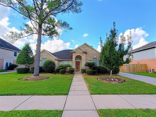 1512 Pine Ridge Ln, Pearland, TX, 77581-8718 | Card Image