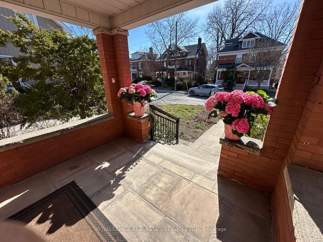 32 Wellington St E, House other with 4 bedrooms, 2 bathrooms and 3 parking in Brampton ON | Image 4