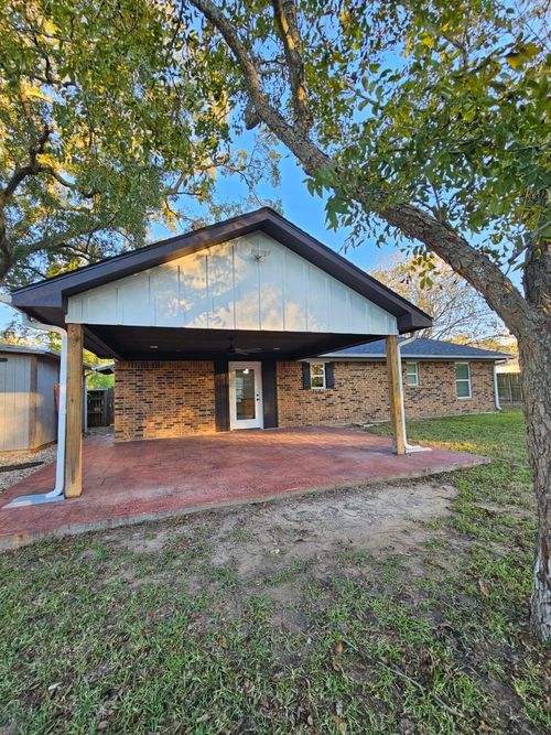 201 Libby Cir W, Willis, TX, 77378-8616 | Card Image