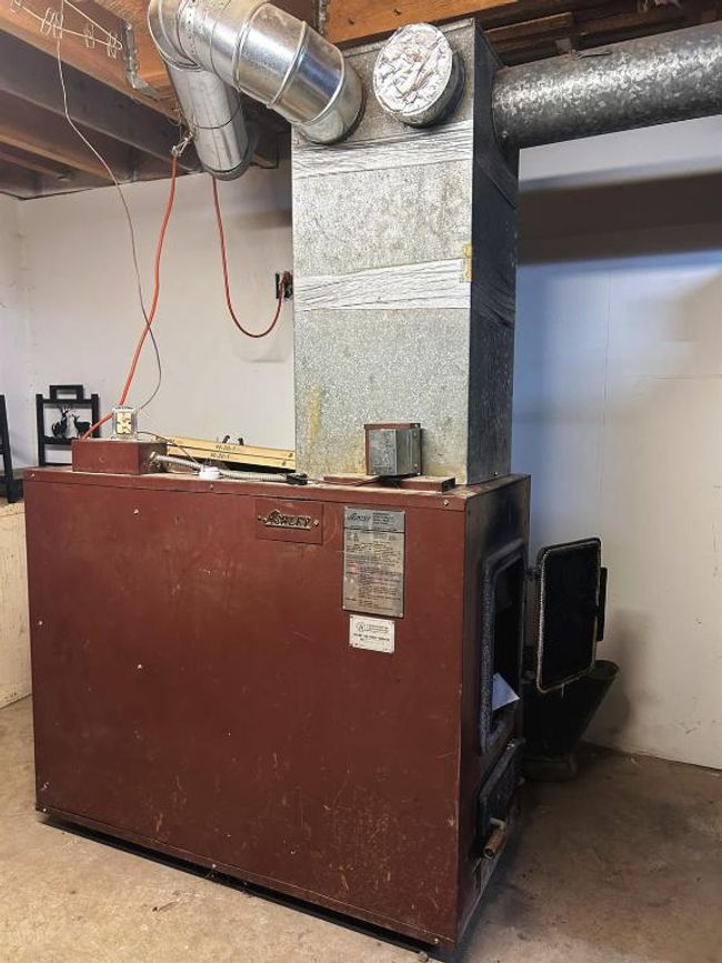 2190 New York 221, Sold in Marathon Zoocasa