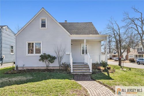 33 Safran Ave, Edison, NJ, 08837-3516 | Card Image