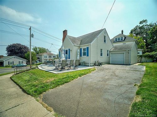 30 Seaview Ave, West Haven, CT, 06516-6846 | Card Image