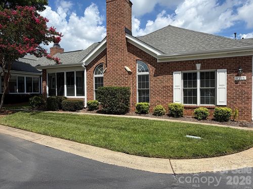 8528 Highland Glen Dr, Charlotte, NC, 28269-6112 | Card Image