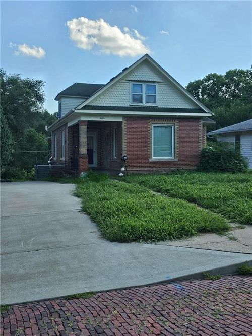 1136 Kearney St, Atchison, KS, 66002-1634 | Card Image