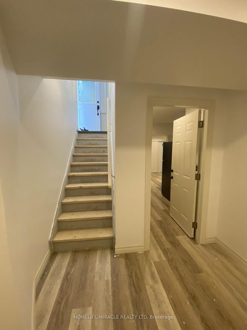 45 Snapdragon Sq, Brampton, ON, L6P3K2 | Card Image