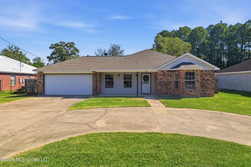 3208 Beachview Dr, Ocean Springs, MS, 39564-7584 | Card Image