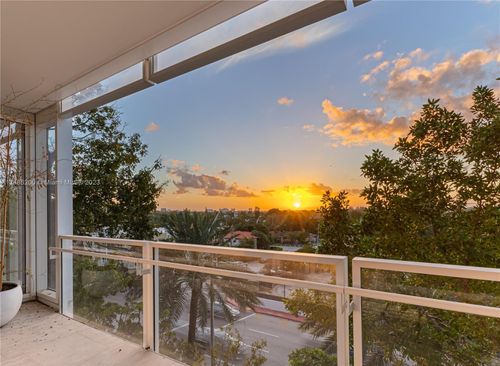 apt-402-9001 Collins Ave, Surfside, FL, 33154-3223 | Card Image