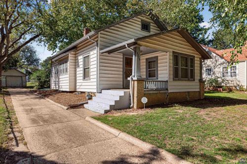 2215 Se Virginia Ave, Topeka, KS, 66605-1356 | Card Image