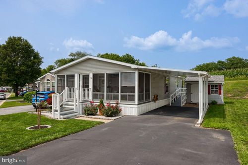 12 Ridgewood Mnr, MANHEIM, PA, 17545-9634 | Card Image