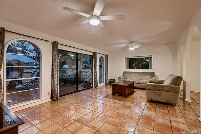 201 Sheffield, House other with 5 bedrooms, 5 bathrooms and null parking in Castle Hills TX | Image 32