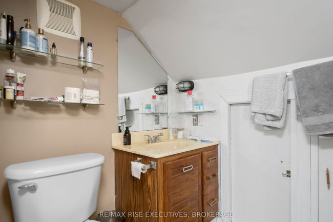 98 Mack St, House other with 2 bedrooms, 1 bathrooms and 1 parking in Kingston ON | Image 22