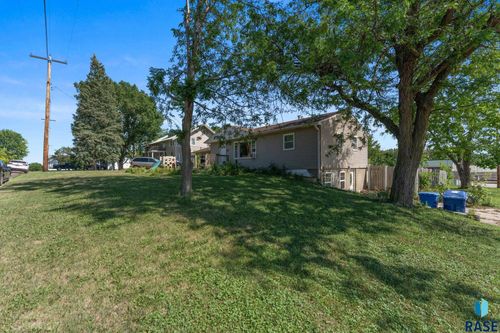 901 E 4th St Street, Canton, SD, 57013 | Card Image