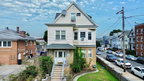 961 Avenue C, Bayonne, NJ, 07002-5925 | Card Image