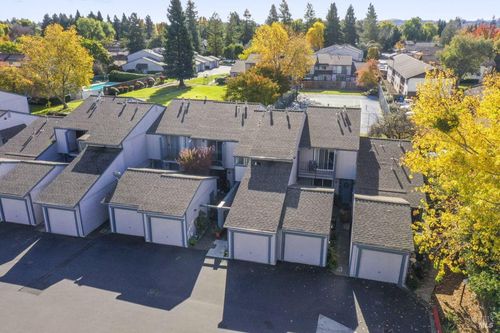 11 Creekwood Sq, Rohnert Park, CA, 94928-2750 | Card Image