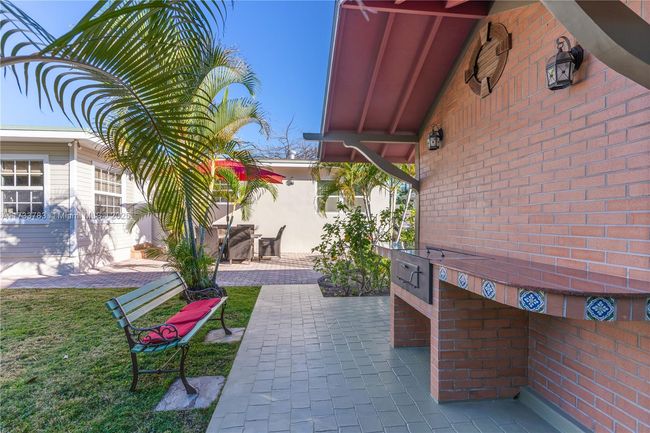 300 187 Th St, House other with 3 bedrooms, 2 bathrooms and null parking in Sunny Isles Beach FL | Image 33
