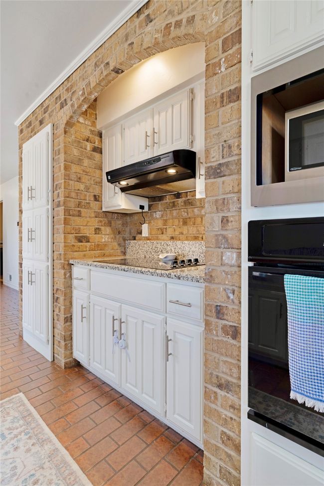 1005 42 Nd St Se, House other with 3 bedrooms, 4 bathrooms and null parking in Paris TX | Image 6