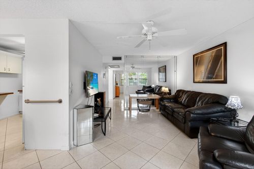 1009 Hythe A, Boca Raton, FL, 33434 | Card Image
