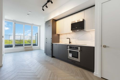 818-689 The Queensway, Etobicoke, ON, M8Y0C8 | Card Image
