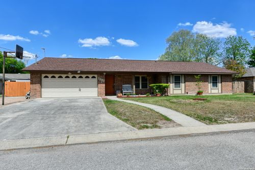 1327 Sea Breeze, New Braunfels, TX, 78130-8423 | Card Image