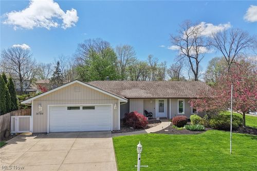 14784 Stone Creek Oval, Strongsville, OH, 44149 | Card Image