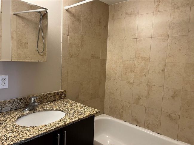 APT-104 - 6255 Sw 47 Th Mnr, Condo with 2 bedrooms, 2 bathrooms and null parking in Davie FL | Image 5