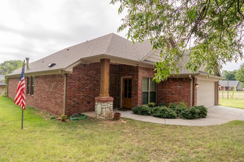 401 E Robert S Kerr Boulevard, Wynnewood, OK, 73098 | Card Image