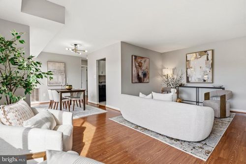 apt-12-8001 Chanute Pl, FALLS CHURCH, VA, 22042-1160 | Card Image