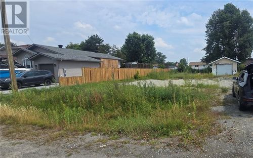 4432 Park Ave, Hanmer, ON, P3P1C3 | Card Image