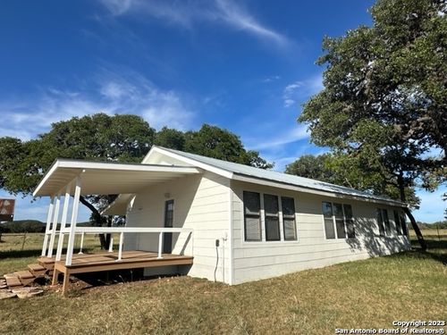 373 Pine Tree Rd, Medina, TX, 78055-3771 | Card Image