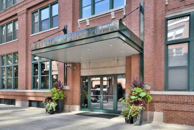 720 - 411 W Ontario Street, Condo with 2 bedrooms, 2 bathrooms and 1 parking in Chicago IL | Image 1