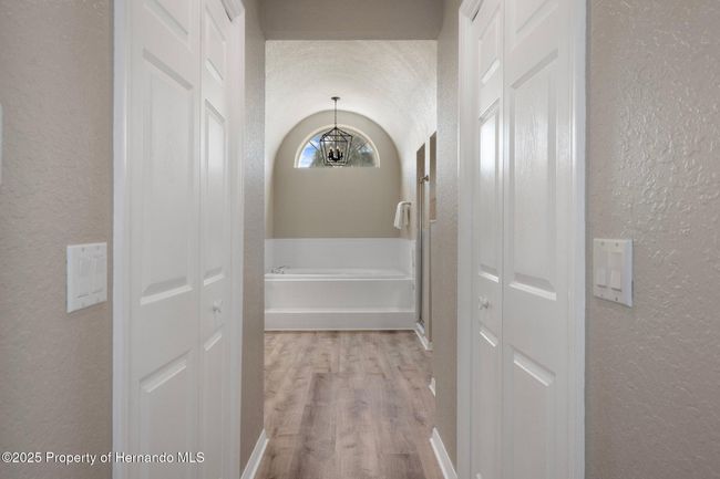 11242 Riddle Dr, House other with 3 bedrooms, 3 bathrooms and null parking in SPRING HILL FL | Image 43