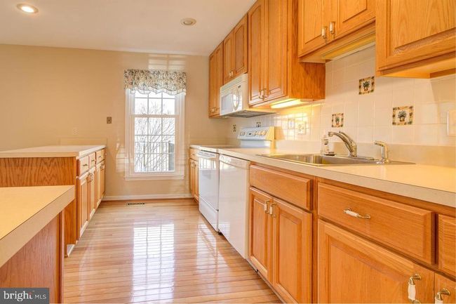 11720 Putting Green Ct, Townhouse with 3 bedrooms, 4 bathrooms and null parking in RESTON VA | Image 4