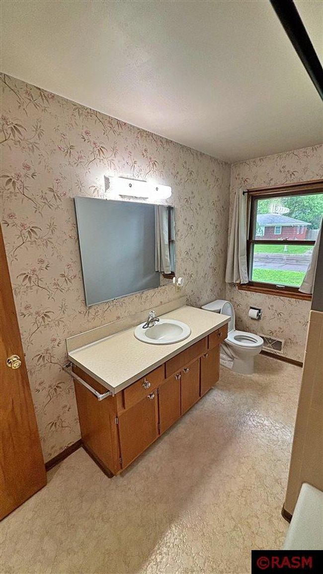 122 N Plainview Ave, House other with 3 bedrooms, 2 bathrooms and null parking in Mankato MN | Image 31