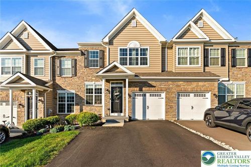 312 Redclover Ln, ALLENTOWN, PA, 18104-9242 | Card Image