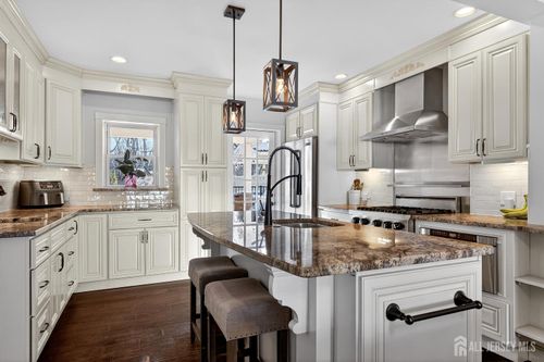 47 E Sedgwick St, Monroe, NJ, 08831-1210 | Card Image