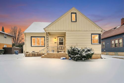 2719 S 71st St, Milwaukee, WI, 53219-2950 | Card Image