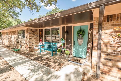 130 Acoma Dr, Nocona, TX, 76255-9429 | Card Image