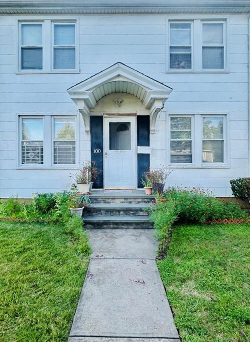 100 Broad St, Williston Park, NY, 11596-1804 | Card Image