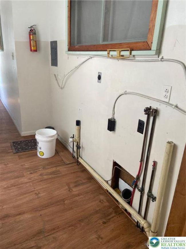 APT-2ND - 232 W Catawissa St, Condo with 2 bedrooms, 1 bathrooms and null parking in Nesquehoning PA | Image 11