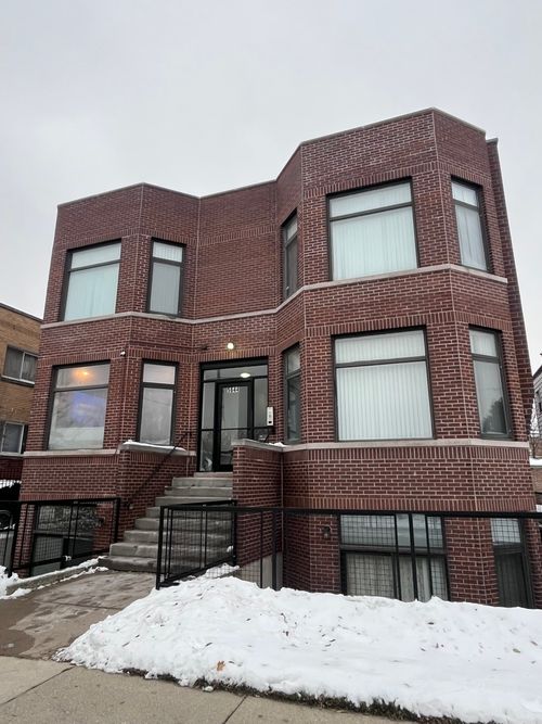 2s-5644 California Ave, Chicago, IL, 60659-4850 | Card Image