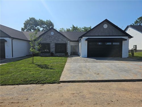 816 S 10th St, Youngwood, PA, 15697 | Card Image