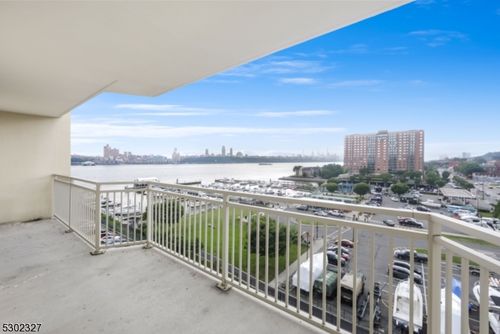 apt-814-1055 River Rd, Edgewater, NJ, 07020-1362 | Card Image