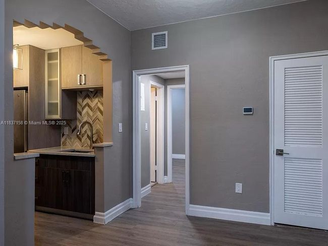 APT-5 - 1611 Euclid Ave, Condo with 1 bedrooms, 1 bathrooms and null parking in Miami Beach FL | Image 11