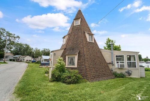 2875 Round Lake Hwy, Manitou Beach, MI, 49253-9040 | Card Image