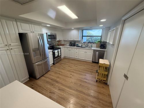 apt-407-16091 Blatt Blvd, Weston, FL, 33326-1426 | Card Image