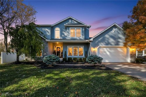 19694 Benbow Rd, Strongsville, OH, 44136-7736 | Card Image