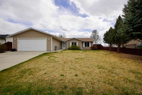 213 Bow St, Douglas, WY, 82633-2573 | Card Image