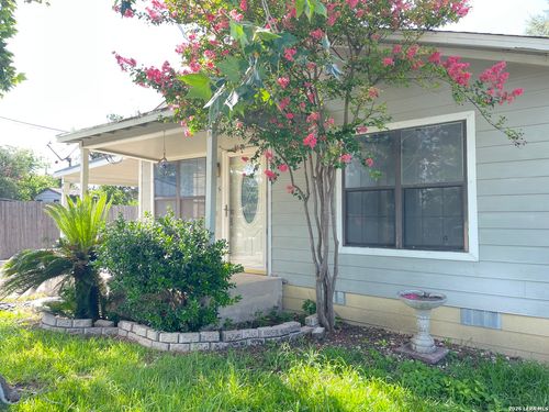 145 Leroux St, San Antonio, TX, 78207-5154 | Card Image